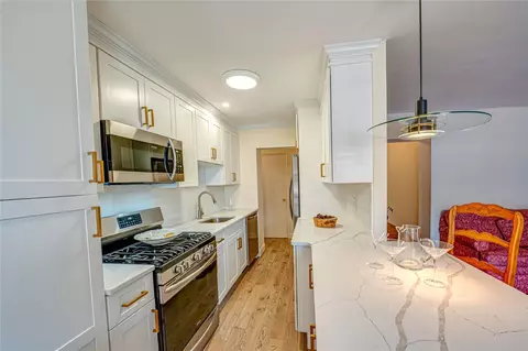 120 Horton Hwy #C7, North Hempstead, NY 11501