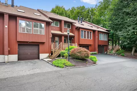 24 Braemar Ct, Clarkstown, NY 10956