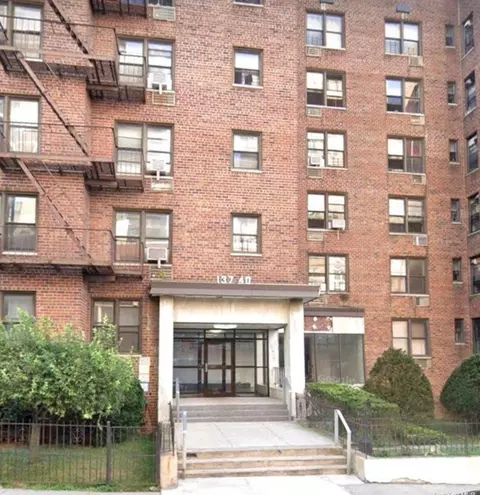 137-40 45th Ave #2A, Flushing, NY 11355