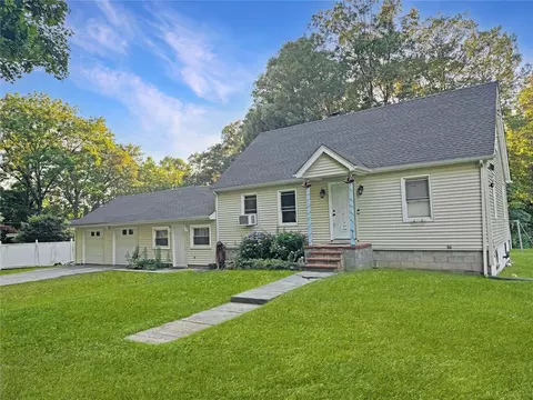 41 School St, Cortlandt, NY 10567