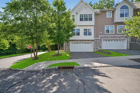 14 Hidden Creek Blvd, Monroe, NY 10950