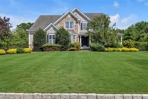 265 Hidden Acres Path, Wading River, NY 11792