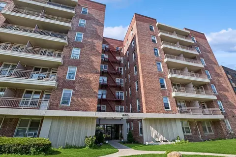 1430 Seagirt Blvd #2S, New York, NY 11691