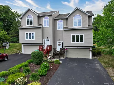 2 Riverstone Ct, Highland Mills, NY 10930