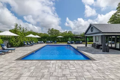 154 Mac Arthur Blvd, Hauppauge, NY 11788