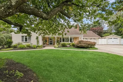 10 Ballad Pl, Stony Brook, NY 11790