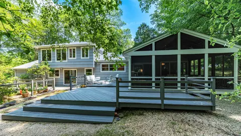 204 Radcliff Dr, Clarkstown, NY 10960
