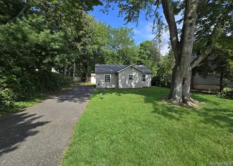 1439 Ocean Ave, Bohemia, NY 11716