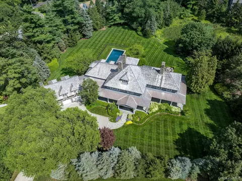 10 Copper Beech Rd, Greenwich, CT 06830
