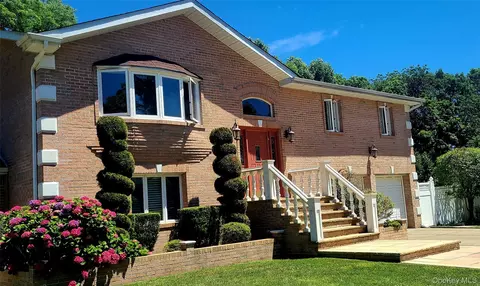 42 Kirkwood Dr # A, Glen Cove, NY 11542