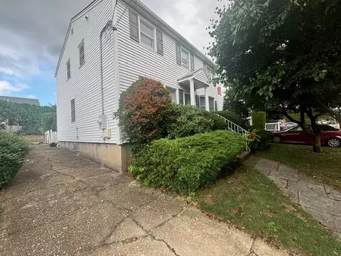 89 Hampton Ave, North Hempstead, NY 11507