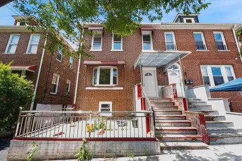 3585 Fish Ave, New York, NY 10469