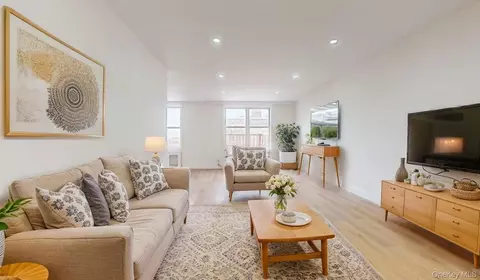 66-15 Thornton Pl #6S, New York, NY 11374