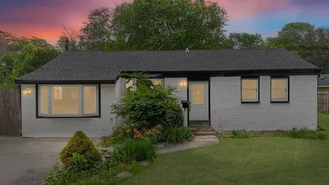 1715 N Thompson Dr, Bay Shore, NY 11706