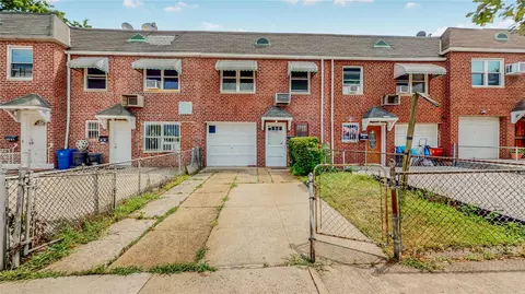 30-05 81 St, New York, NY 11370