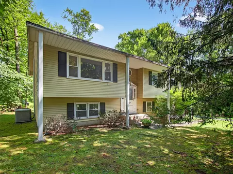 22 Demarest Mill Rd, Clarkstown, NY 10994