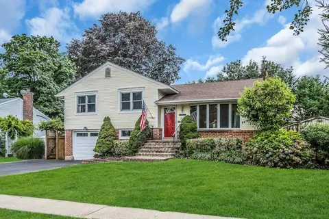 73 Humphrey Dr, Syosset, NY 11791