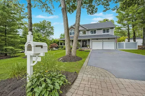 2 Whispering Woods Dr, Smithtown, NY 11787