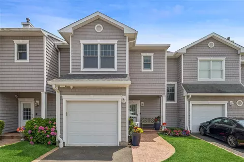 43 Ocean Watch, Hempstead, NY 11520