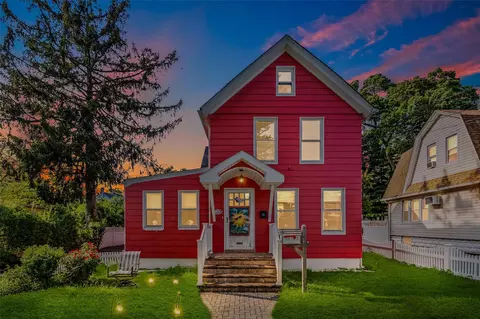 2814 Weeks Ave, Oceanside, NY 11572