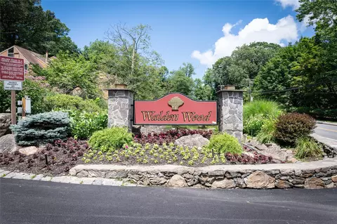 26 Round Hill Rd, Greenburgh, NY 10522