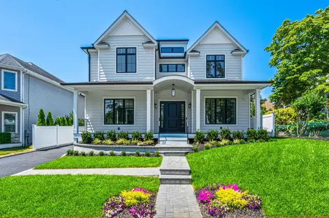 22 N Maryland Ave, North Hempstead, NY 11050