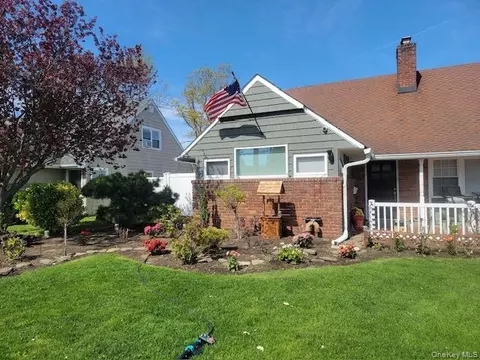 42 Bulaire Rd, East Rockaway, NY 11518