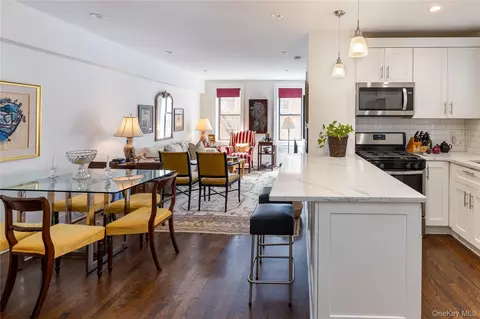 525 W 235th St #6F, New York, NY 10463
