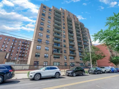 147-20 35th Ave #9G, Flushing, NY 11354