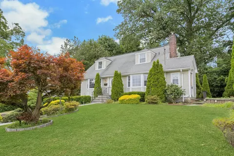 11 Kingston Ave, Harrison, NY 10604