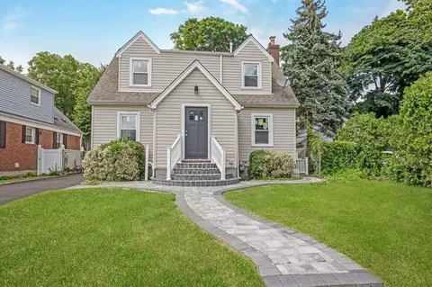 175 Wright Ave, Malverne, NY 11565