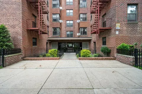 32-40 89th St #209, East Elmhurst, NY 11369