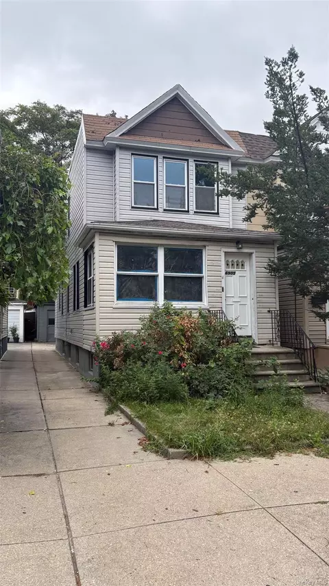 69-05 66 Street 66th St #1 FAMILY DUPLEX HOUSE., New York, NY 11385