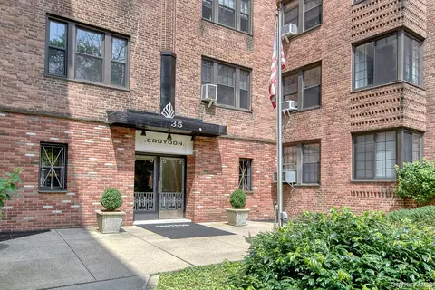 35 Parkview Ave #3F, Bronxville, NY 10708