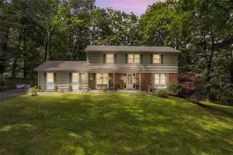 2385 Bunney Ln, Yorktown, NY 10598