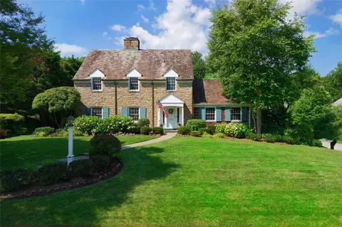 137 Remington Rd, North Hempstead, NY 11030
