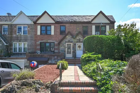29-05 150 St, Flushing, NY 11354