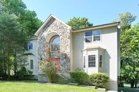 67 N Airmont Rd, Ramapo, NY 10901