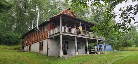 33 Haas Dr, Rockland, NY 12776