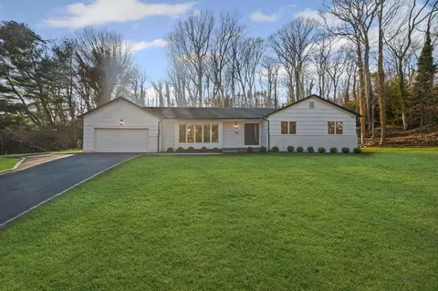 110 Peach Dr, North Hempstead, NY 11576