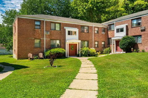 31 Lawrence Dr #D, Greenburgh, NY 10603