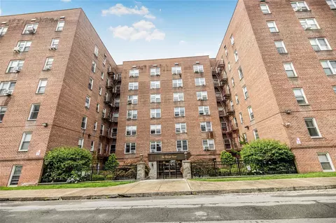 1 Vincent #4E, Yonkers, NY 10708