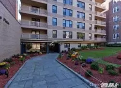 6550 Wetherole St #5F, New York, NY 11374