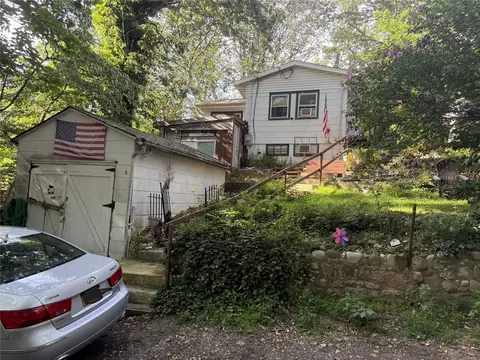 75 Brightwaters Dr, Sound Beach, NY 11789