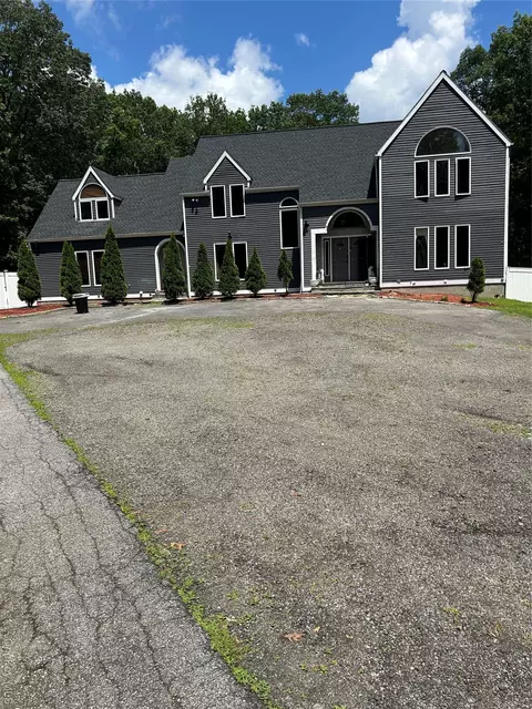 20 Arbor Ct, Kent, NY 12531