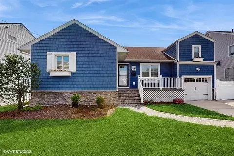 525 Miller Ave, Freeport, NY 11520