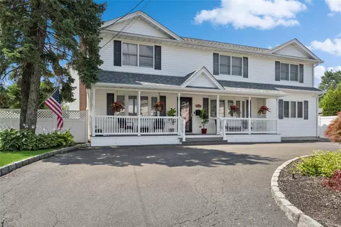 250 N Poplar St, Massapequa, NY 11758