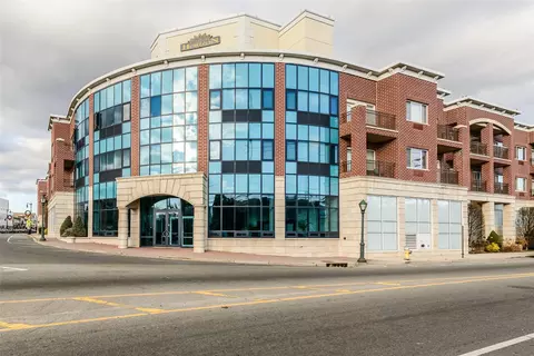 130 Post Ave #316, North Hempstead, NY 11590