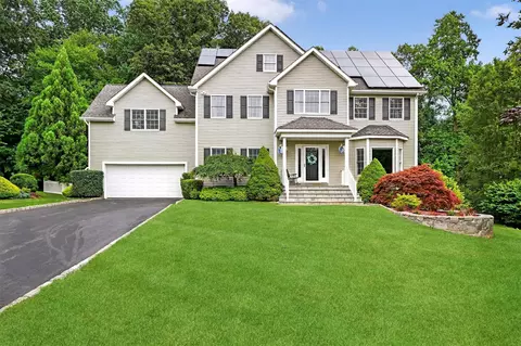 32 Waterview Dr, Ossining, NY 10562