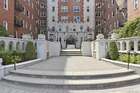 60 W Broad St #1L, Mount Vernon, NY 10552